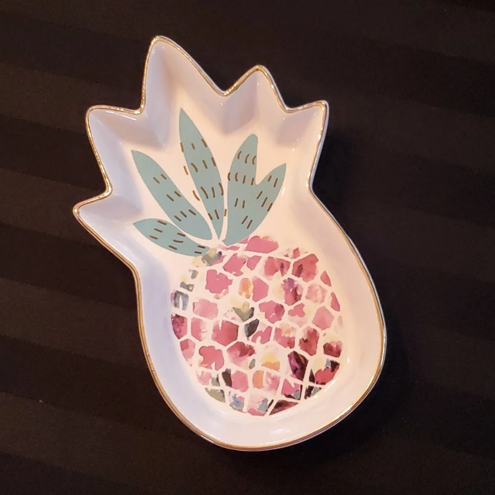 10 Strawberry Street Pineapple Trinket Tray